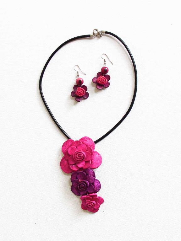 Collana profumata Camelia, Moda donna